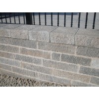 供應(yīng)：青色壓頂石、青石帽石、青石壓巖石、青石蓋板《重點(diǎn)推薦》